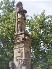 Das Jan-von-Werth-Denkmal auf dem Kölner Altermarkt